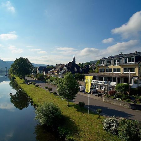 Sonnenuhr Acomodação com café da manhã Bernkastel-Kues Exterior foto