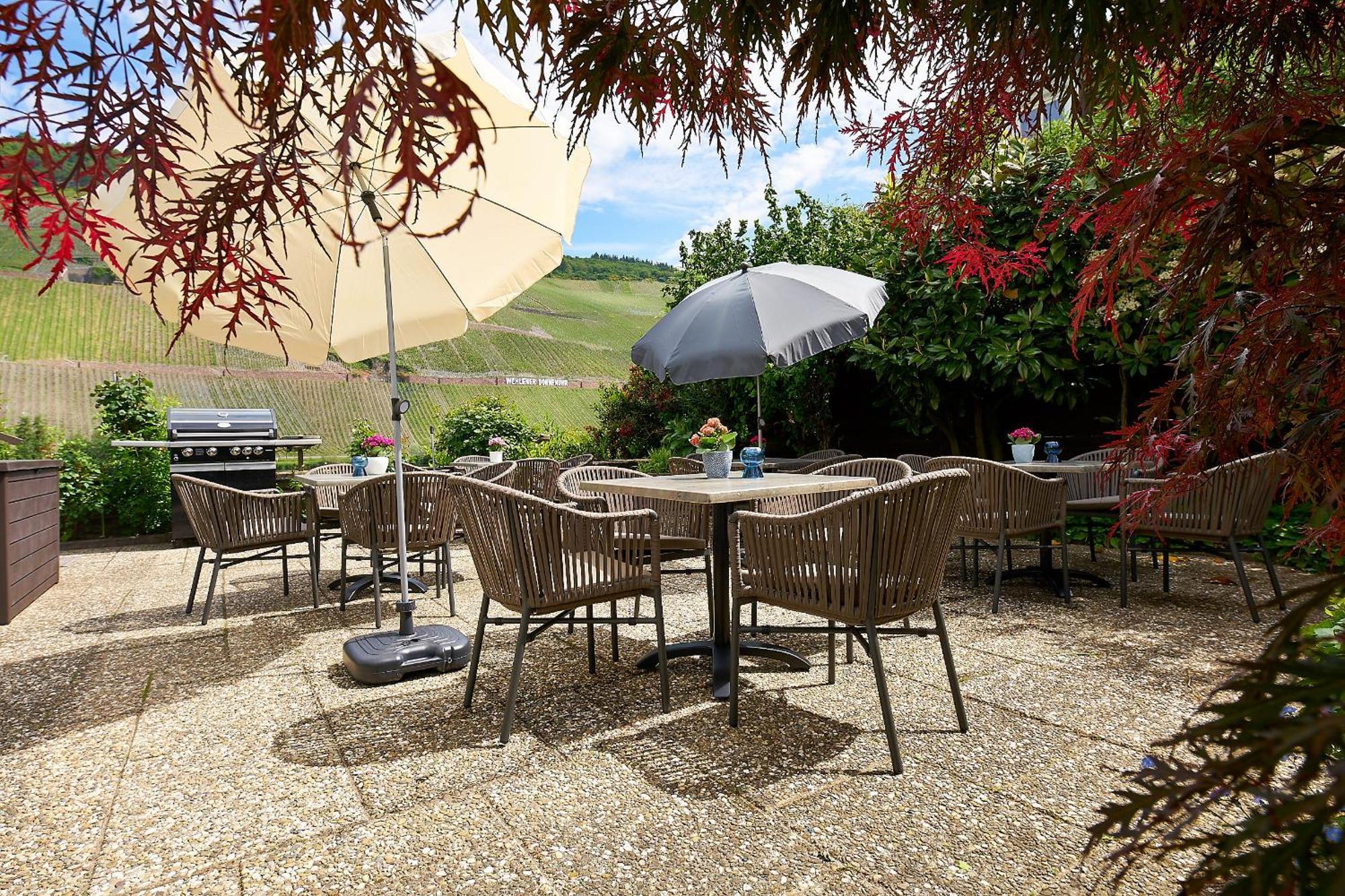 Sonnenuhr Acomodação com café da manhã Bernkastel-Kues Exterior foto